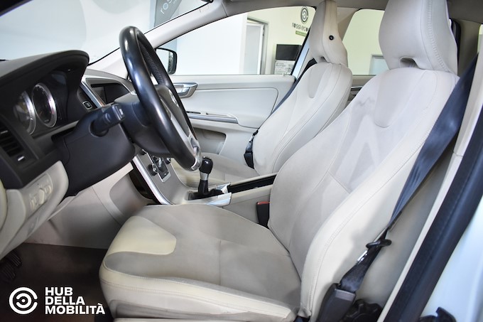 VOLVO XC60 DRIVe Kinetic